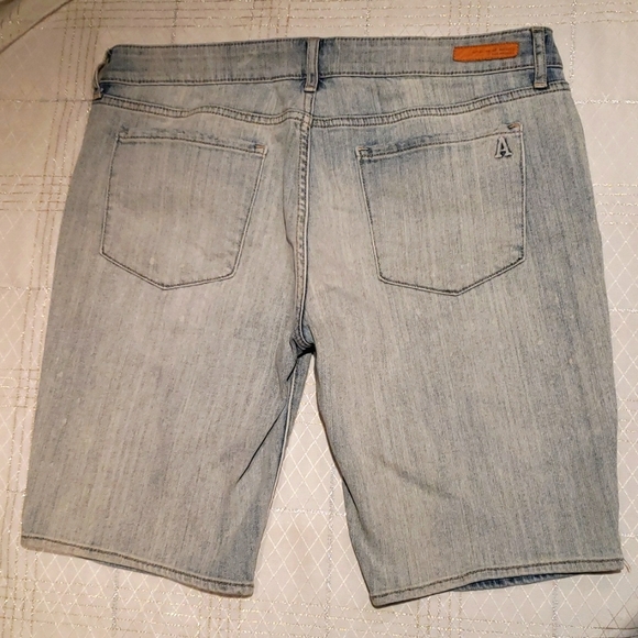 ARTICLES OF SOCIETY nwot NANCY Bermuda Jean Shorts Paint Distressed Women's 31 - Picture 4 of 16